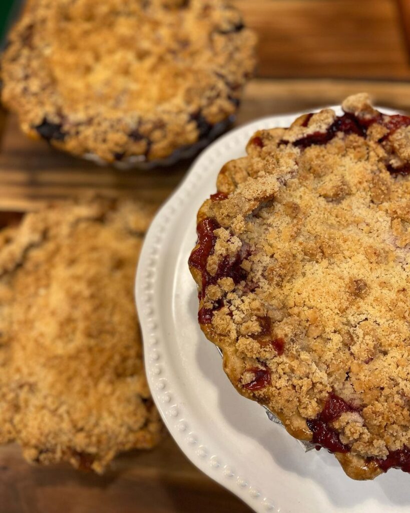 fruit pies with crumble