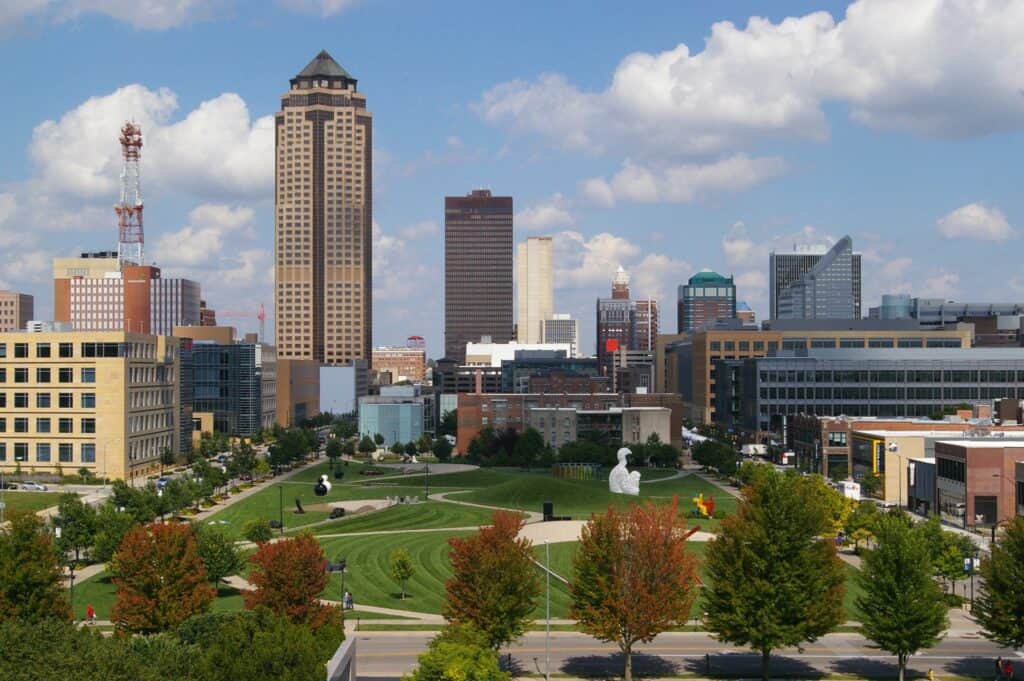 Your Guide to Free Family Fun in Des Moines