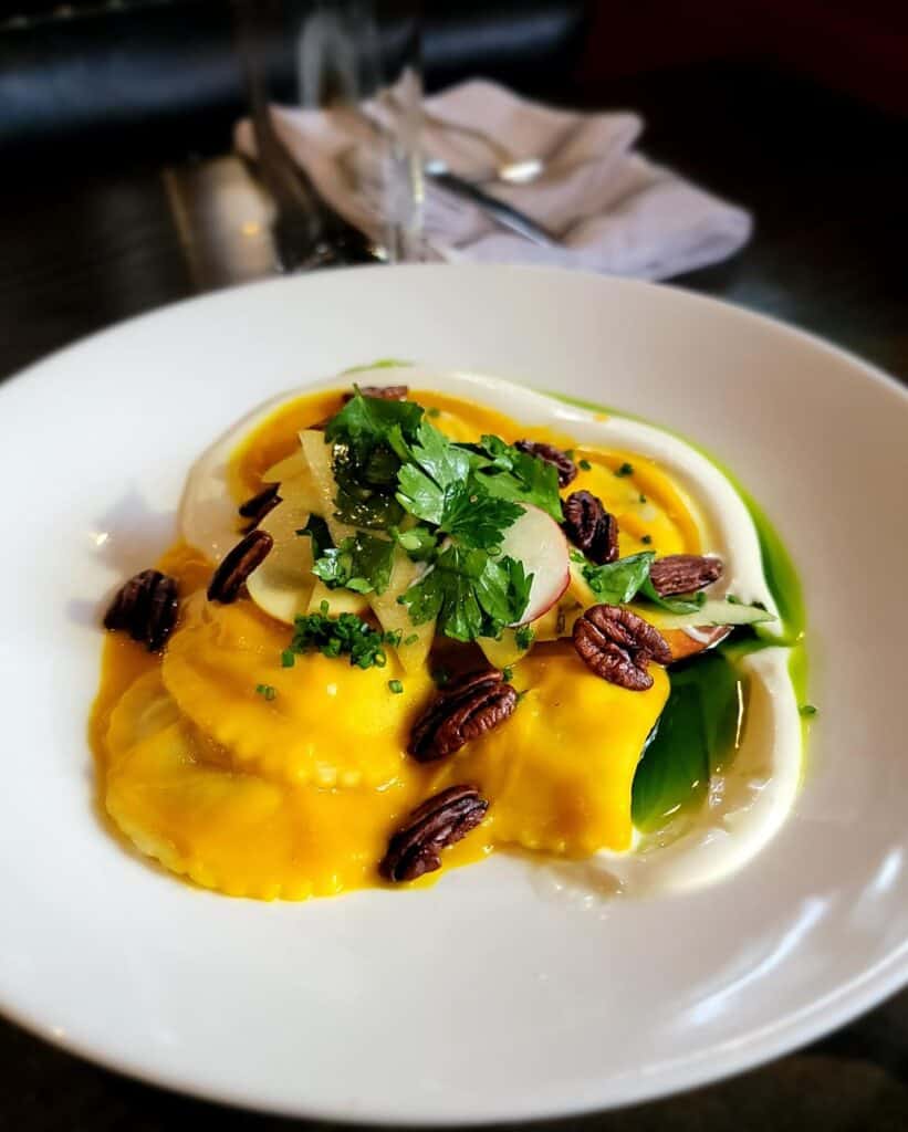 Fall in love again at the 10 most romantic restaurants in Tampa