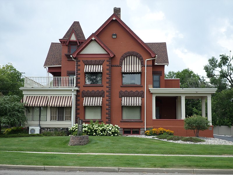 Victorian Brown Price House in Lansing