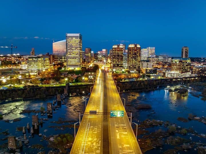 Richmond, VA skyline at night