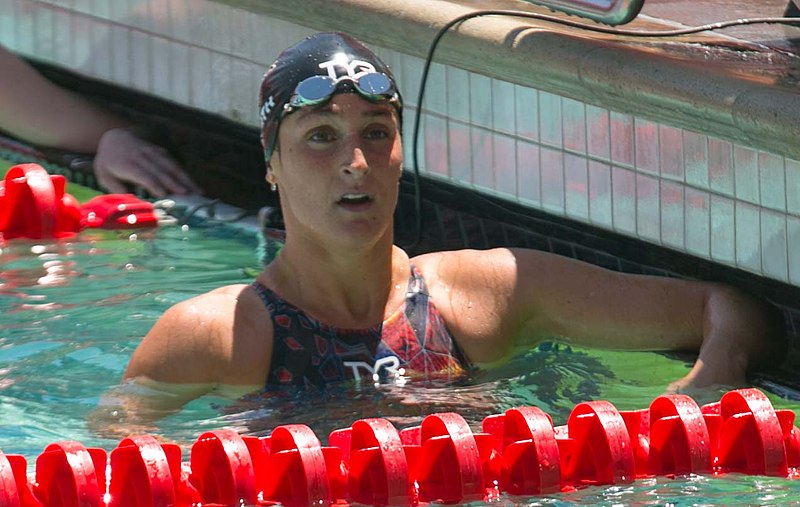 swimmer Leah Smith in pool