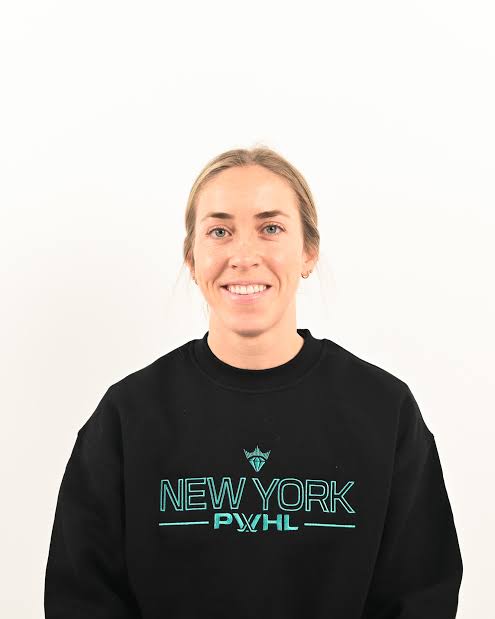 Alexa Gruschow smiling