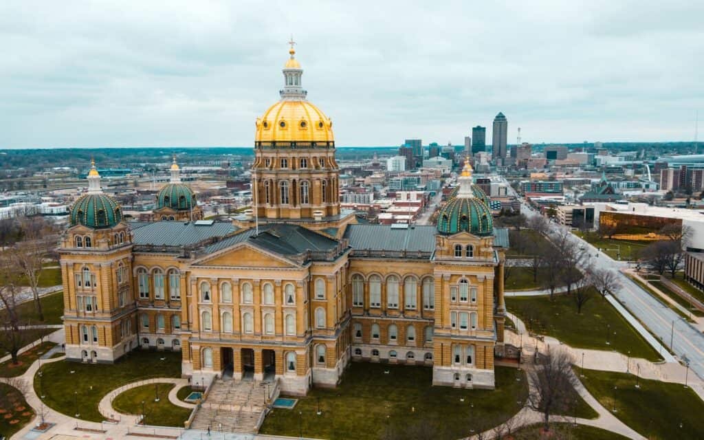 Explore Iowa in 2025 with the Latest Travel Guide