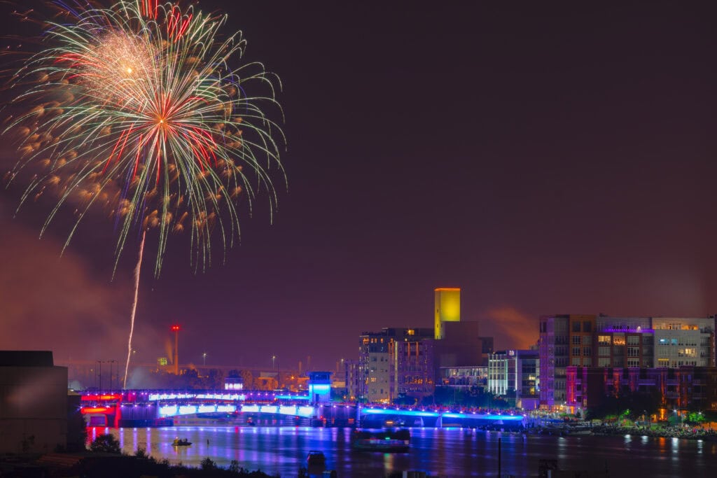Fantastic Fourth of July fireworks shows across Wisconsin