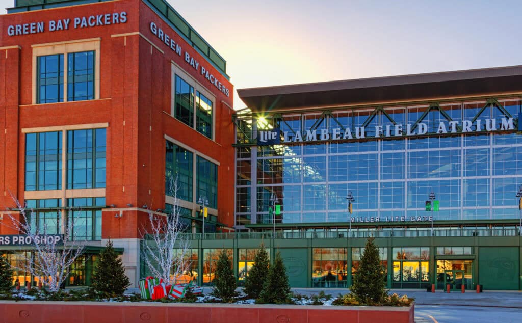 Hey middle schoolers, want to team up with the Packers to help your community? Now you can