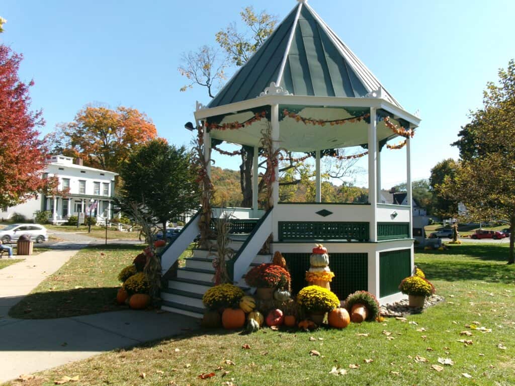 5 Wisconsin towns to visit for a Gilmore Girls-inspired getaway