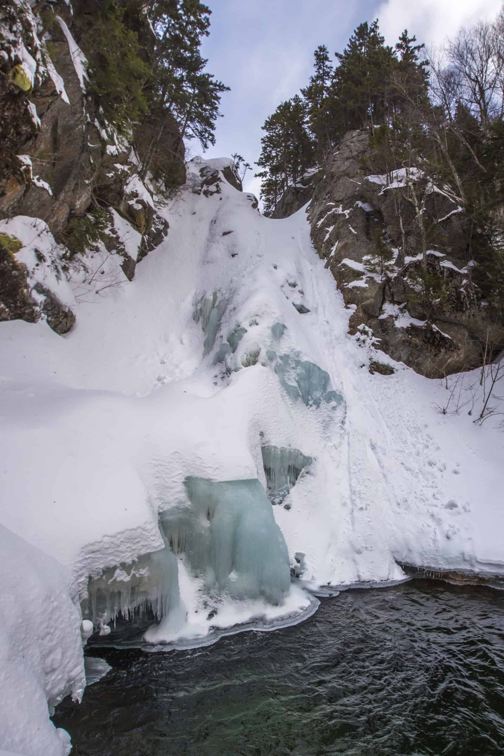 Explore the 11 best frozen waterfalls in New Hampshire