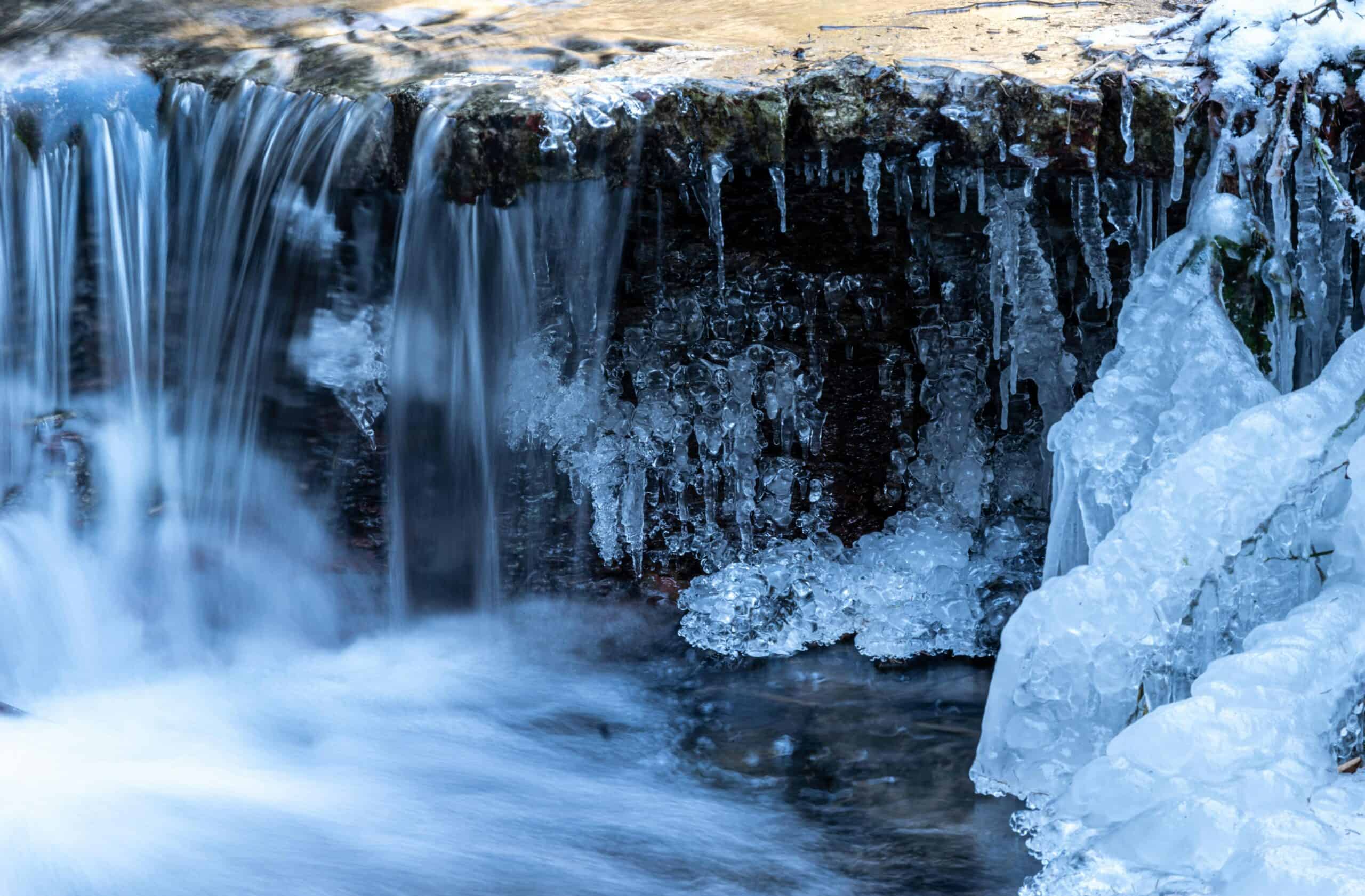 6 Iowa Waterfalls That Are Even More Stunning in Winter
