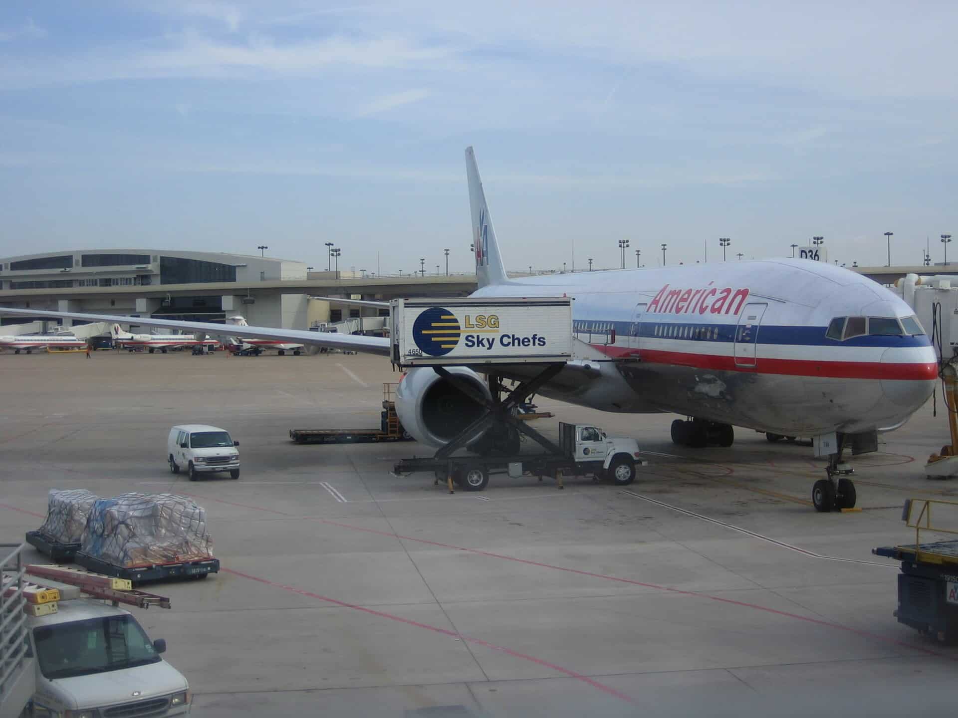 American Airlines modernizes travel with electronic boarding gates at DFW