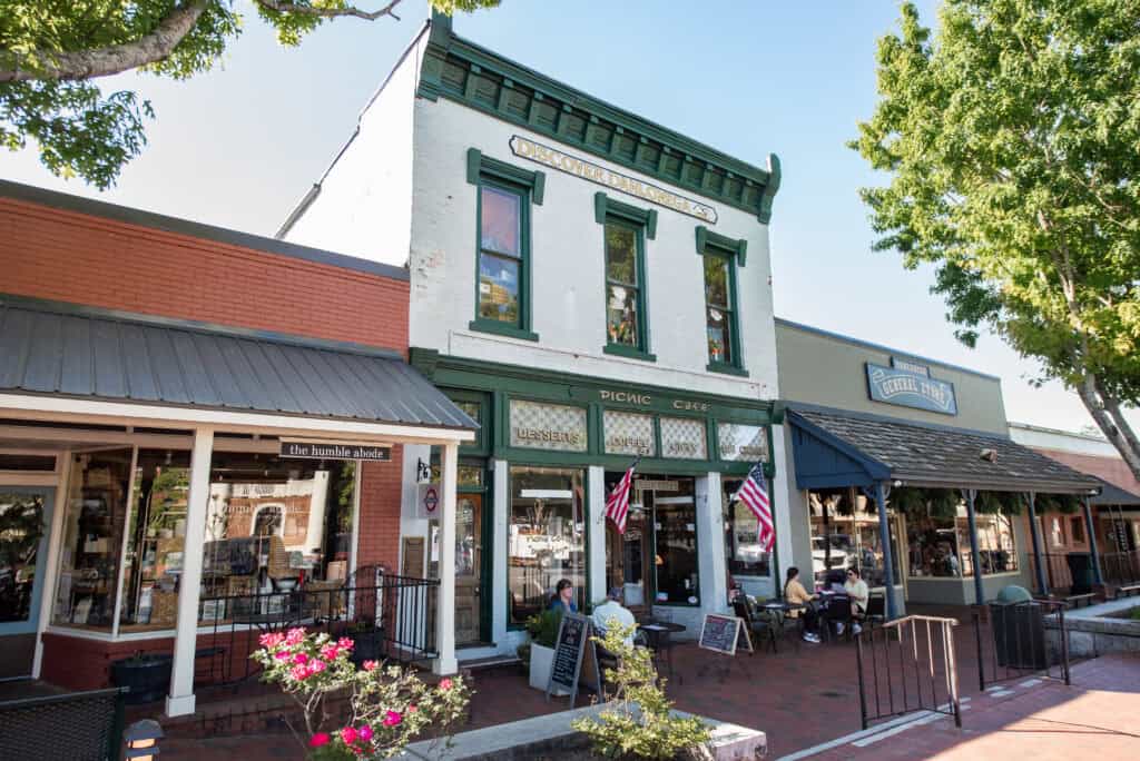These are the 9 best small towns to visit in Georgia