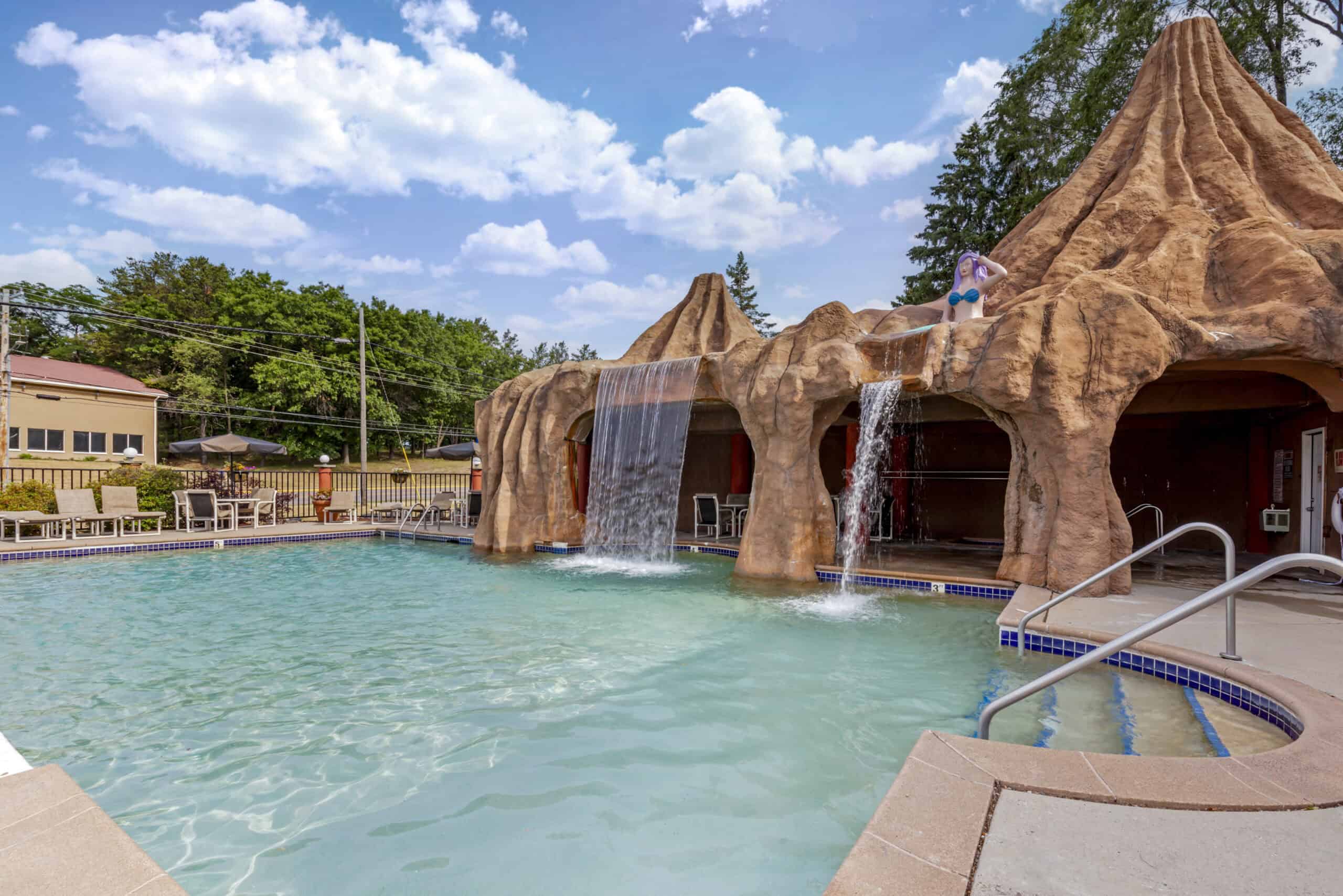 Which Dells waterpark should you stay at?
