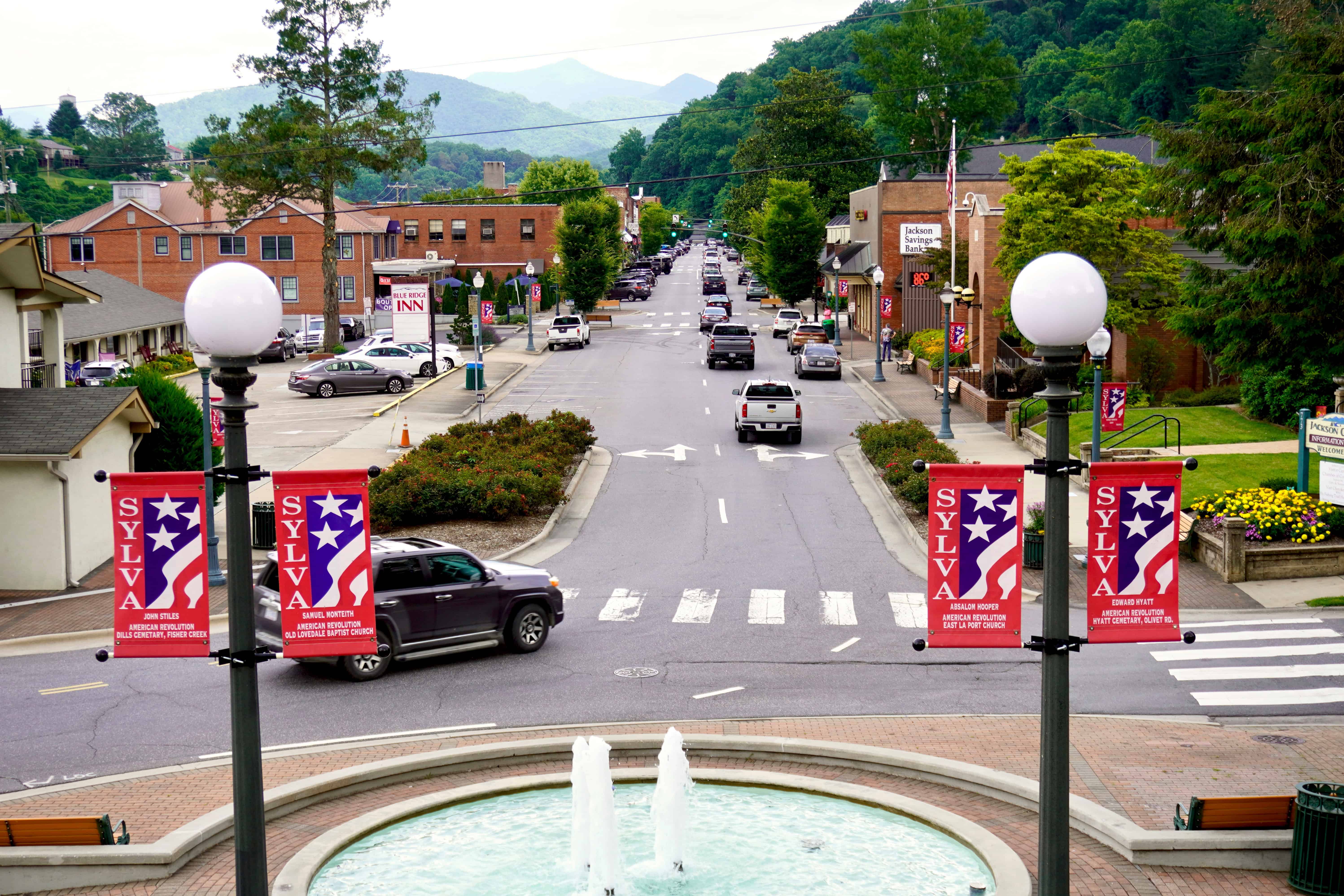 9 most charming—and scenic—small towns in North Carolina