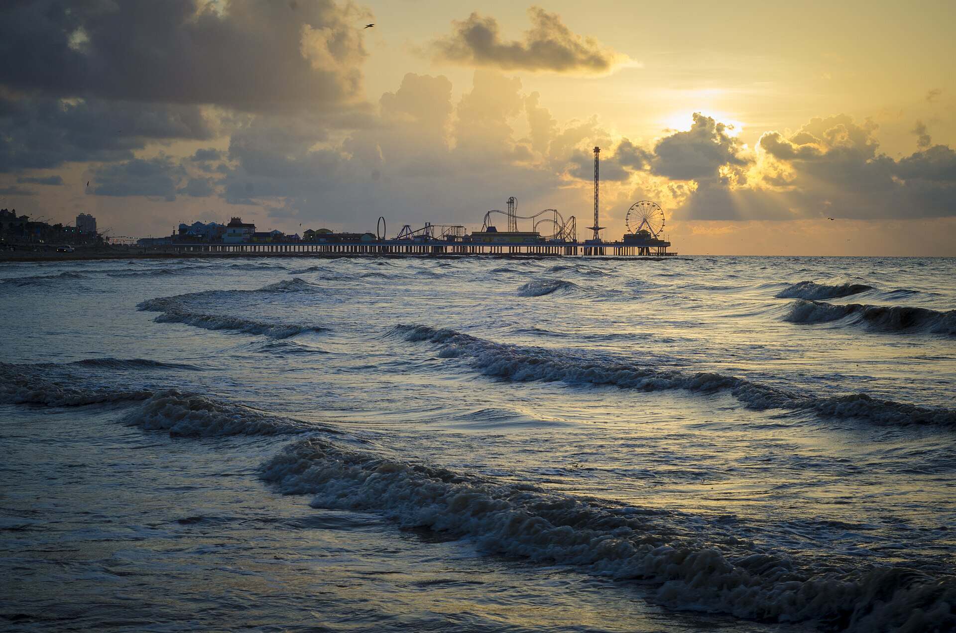 Galveston County under red tide advisory as officials urge caution
