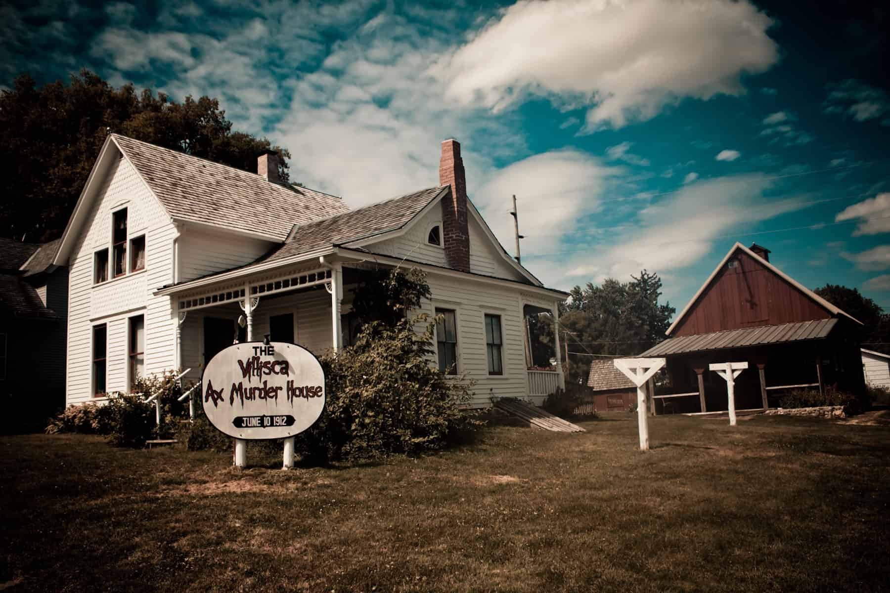 8 haunted places in Iowa, from the Villisca Axe Murder House to the Black Angel