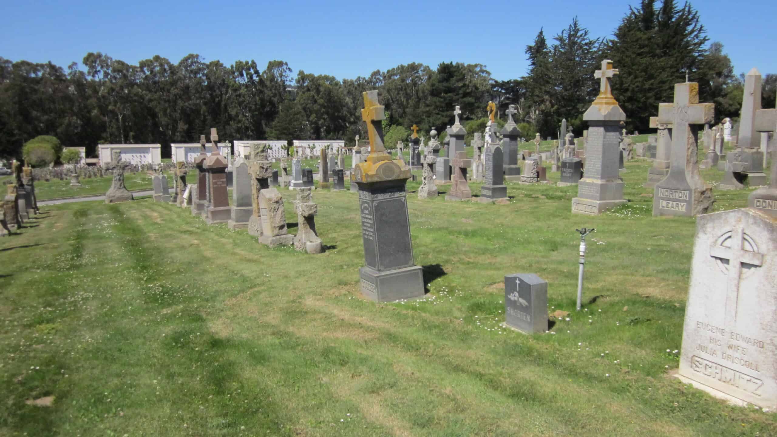 The 7 most haunted cemeteries in California