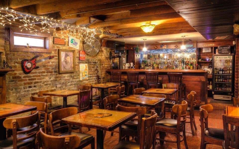 13 historic Georgia bars that locals love to this day